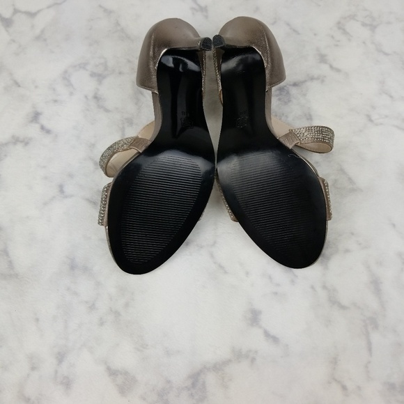 Caparros Silver Open Toe Pumps size 8B 3.5 " heels - Picture 4 of 8